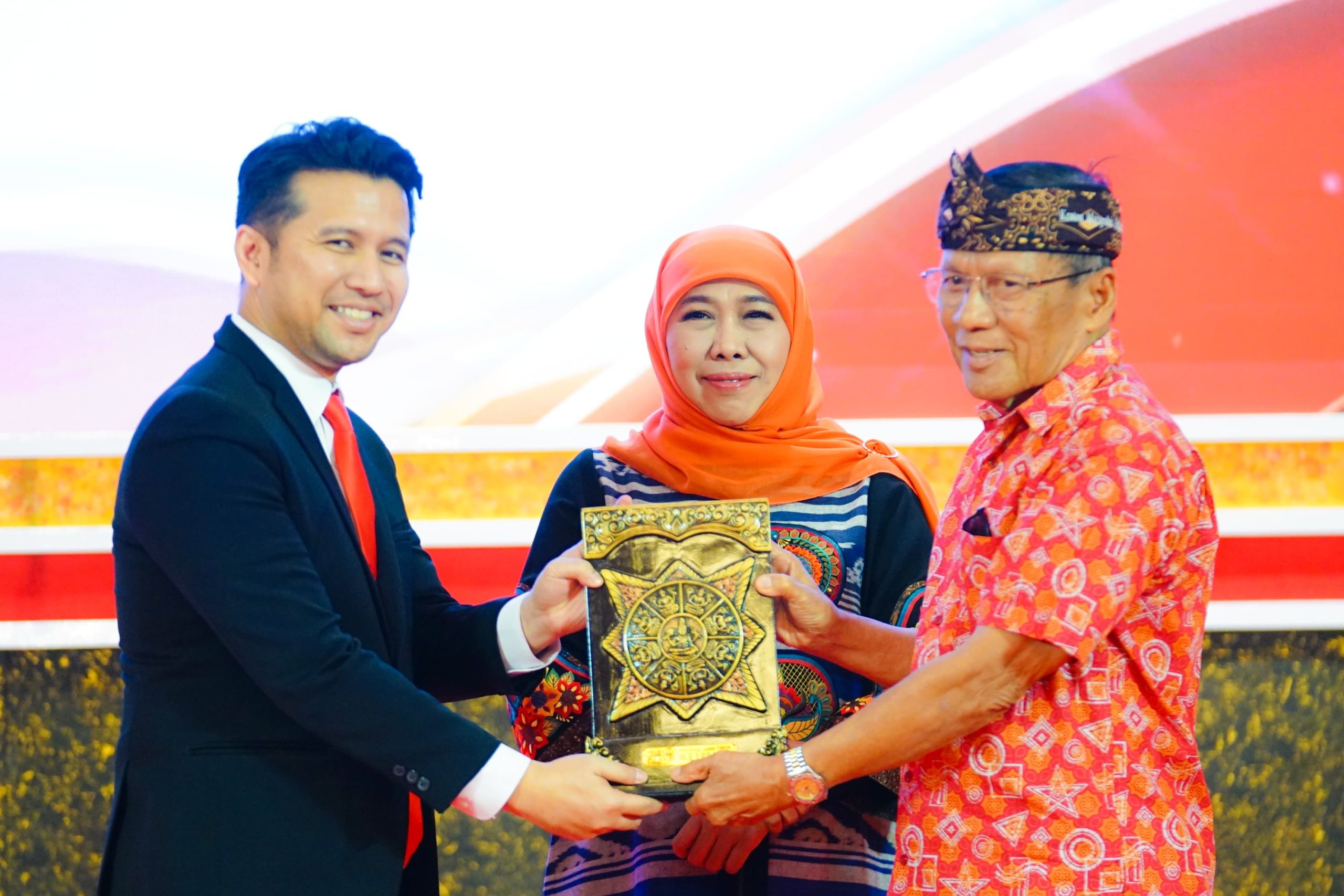 
					Gelar Rakor Usai Dilantik, Khofifah Rumuskan Program Prioritas Mulai Dukung MBG, Rumah Murah Hingga Ketahanan Pangan