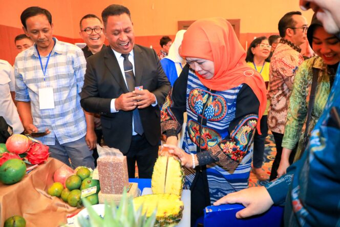 
					Misi Dagang di Maluku Catatkan Transaksi  Rp 460,7 Miliar, Gubernur Khofifah: Bukti Kuatnya Perdagangan Jatim Ditengah Perlambatan Ekonomi Global