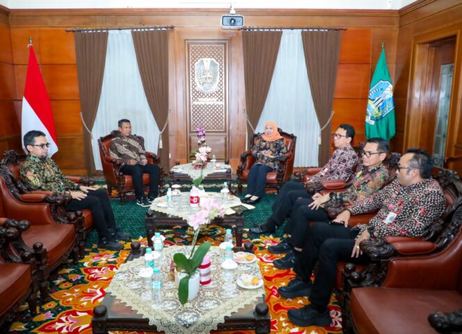 
					Gubernur Khofifah Sebut Jatim Pionir Inovasi Produktivitas Tebu, Jaga Ketahanan Pasokan Gula Nasional