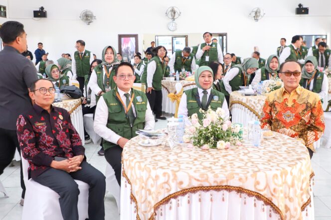 
					Gubernur Khofifah Bersama Kepala BKN Komitmen Tingkatkan Talenta, Produktifitas  dan Kompetensi ASN Pemprov Jatim