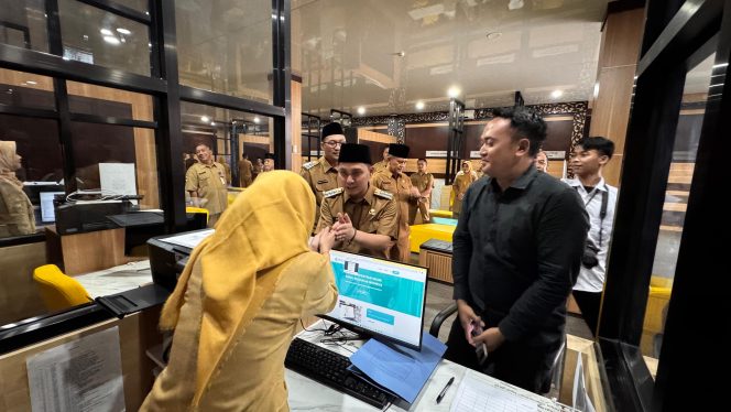 
					Bupati Mojokerto Gaungkan Universal Health Coverage 100 Persen
