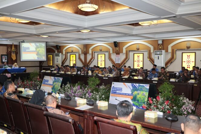 
					Menteri ATR Dorong Kepala Daerah Terapkan Administrasi Pertanahan Modern