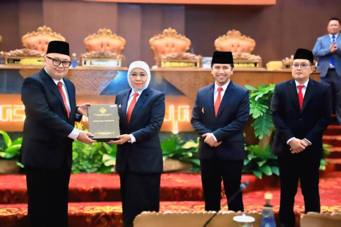 
					Pemprov Jatim WTP Sepuluh Kali Berturut-turut, Gubernur Khofifah : Bukti Komitmen Kuat  Wujudkan Akuntabilitas dan Good Governance