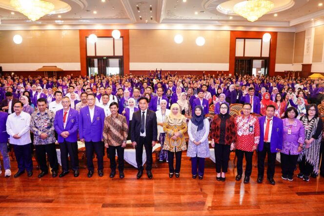 
					Ajak PDGI Tuntaskan Masalah Kesehatan Gigi dan Mulut Masyarakat