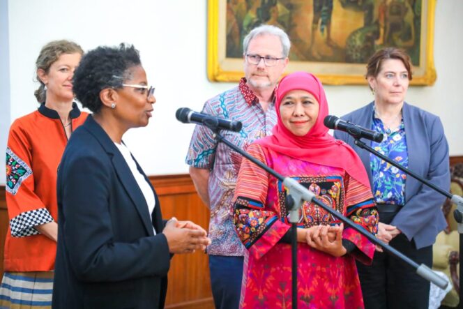 
					Gubernur Khofifah Optimis Dua Program Master Degree King’s College London Kuatkan Kualitas  SDM Jatim