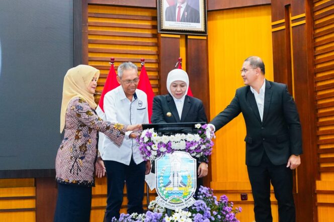 
					Luncurkan SPMB Berbasis AI Jenjang SMAN/SMKN, Gubernur Khofifah Pastikan Proses Berjalan Objektif, Transparan dan Berkeadilan