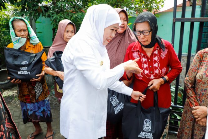 
					Pasang Delapan Titik Bronjong untuk Tiga Sungai di Probolinggo, Gubernur Khofifah Maksimalkan Upaya Cegah Abrasi Targetkan Tuntas Agustus