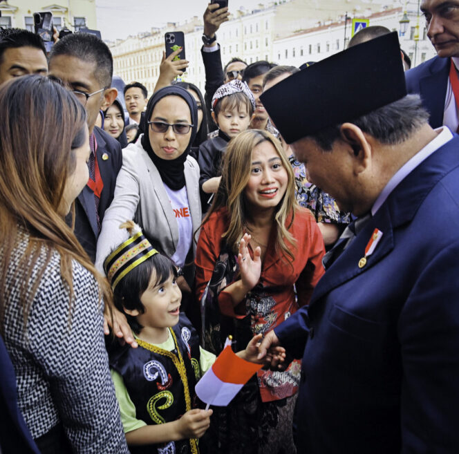 
					Presiden Prabowo Disambut Hangat Diaspora Indonesia di Rusia