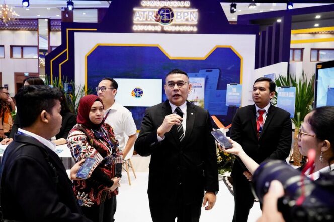 
					Booth Kementerian ATR/BPN di ICI 2025 Perkenalkan Peran Strategis dalam Infrastruktur