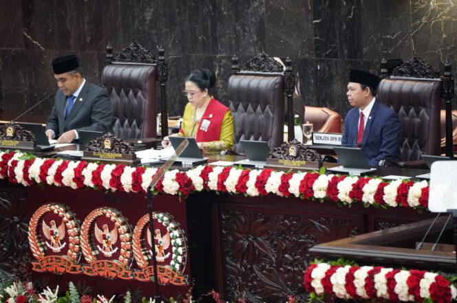 
					Ketua MPR Ahmad Muzani Buka Sidang Tahunan, Soroti Spirit Kemerdekaan untuk Meraih Kemajuan Bangsa