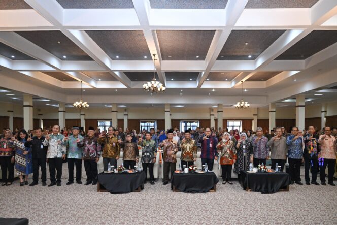 
					Kedaulatan Bahasa Indonesia Diperkuat: Komitmen Bersama dari Pemerintah Pusat dan Daerah
