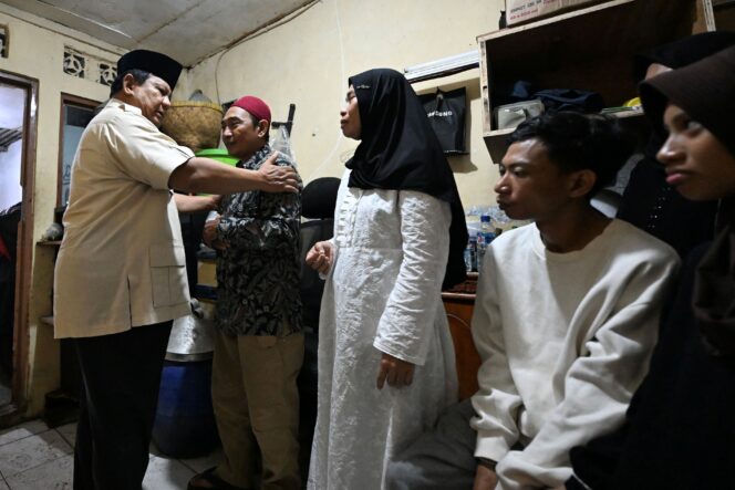 
					Presiden Prabowo Takziah ke Rumah Duka Affan Kurniawan, Sampaikan Duka Cita Mendalam