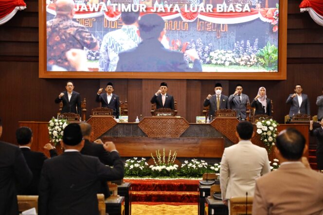 
Dua BUMD Jatim Berubah Jadi Perseroda, Pj. Gubernur Adhy: Untuk Tingkatkan Kinerja Demi Kesejahteraan Masyarakat