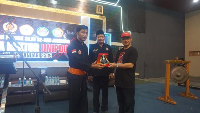 
Kejuaraan Pencak Silat SH Cup 2025 Resmi Ditutup: UKM PSHT Unipdu Raih Prestasi Gemilang