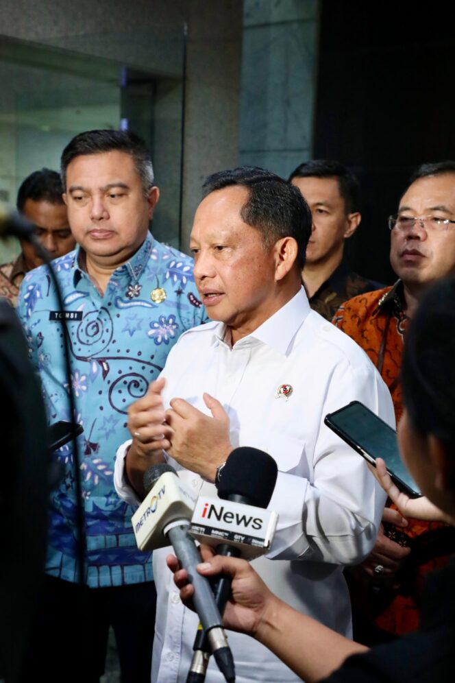 
Pembacaan Putusan Dismissal Dipercepat, Mendagri: Mampu Akselerasi Pelantikan Kepala Daerah Lebih Serentak