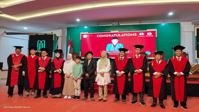 
Unipdu Jombang Tambah Doktor Baru! Dr. Agus Mahfudin Lulus Ujian Promosi di UIN Satu