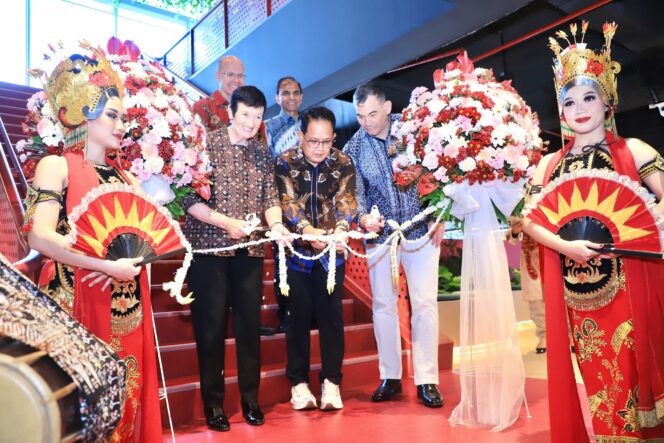 
Western Sydney University di Surabaya Diresmikan, Pj. Gubernur Adhy Optimistis Tingkatkan Kualitas Pendidikan Jatim