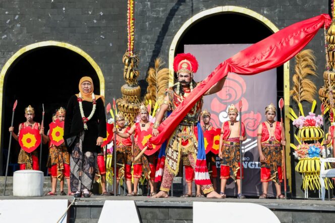 
Jatim Sumbang 11 Event Festival di KEN Tahun 2025, Gubernur Khofifah: Alhamdulillah, Terbanyak Se-Indonesia!