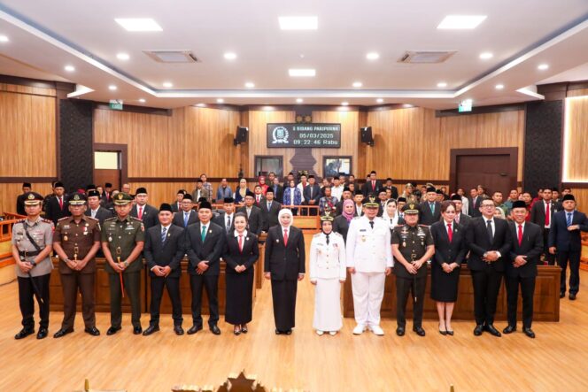 
Hadiri Sertijab Walikota dan Wakil Walikota Mojokerto, Gubernur Khofifah Ajak Siapkan Sekolah Rakyat untuk Keluarga Miskin dan Miskin Ekstrim