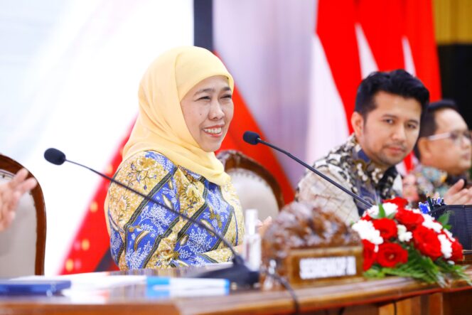 
Rakor Penguatan Ekonomi Desa bersama Kemenkop, Gubernur Khofifah Optimis Koperasi Desa Merah Putih Mampu Dorong Pertumbuhan Ekonomi dan Turunkan Kemiskinan