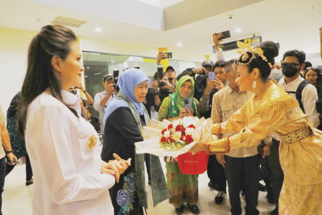 
Kunker ke Malut, Gubernur Khofifah Akan Gelar Rangkaian Misi Dagang Hingga Gathering Penguatan Pasar Antar Daerah