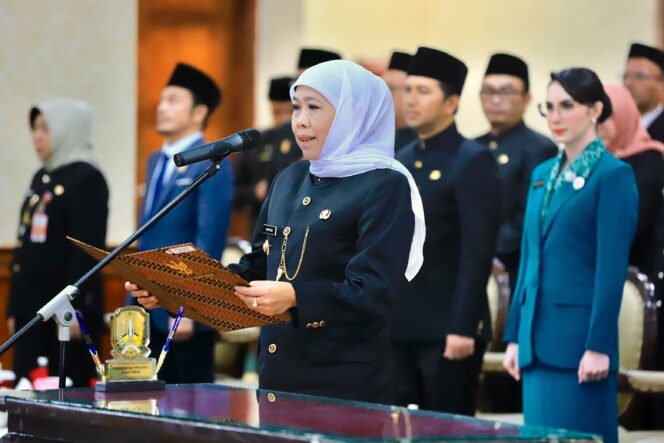 
Lantik Kholilurrahman-Sukriyanto Sebagai Bupati dan Wabup Pamekasan, Gubernur Khofifah Tekankan Keberseiringan RPJMD, Program Pusat Hingga Stabilisasi Harga  Jelang  Lebaran