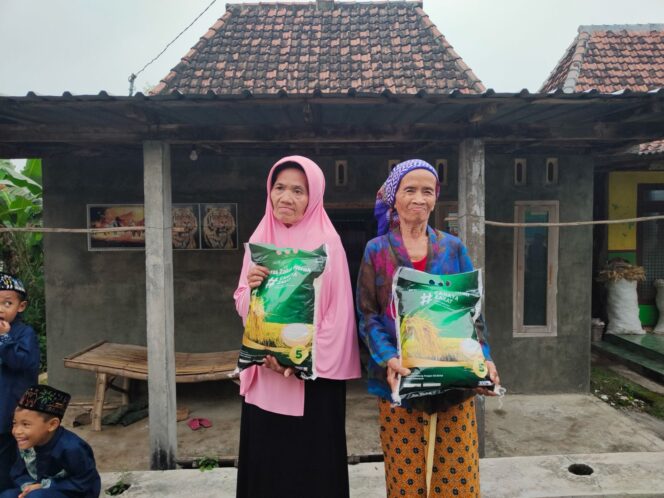 
BAZNAS Jombang Wujudkan Kepedulian dengan Menyalurkan Zakat hingga ke Pedalaman