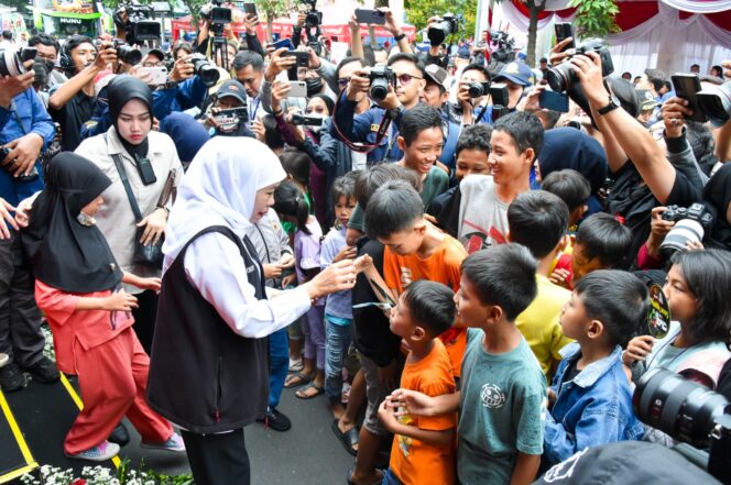 
Lepas 4.008 Masyarakat Peserta Mudik Gratis Pemprov Jatim 2025, Gubernur Khofifah: Selamat Mudik, Berangkat Bahagia, Pulang Bahagia
