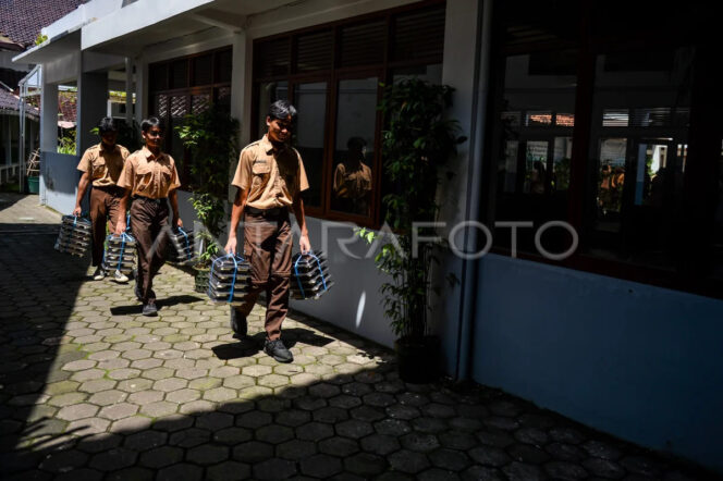 
					Dari BRICS ke Meja Sekolah: Indonesia Pelajari Kesuksesan Program Makan Gratis di Brasil