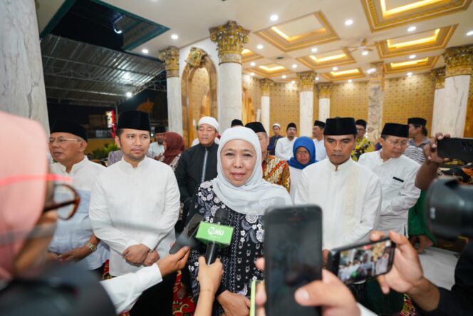 
Jelang Haul Akbar Satu Abad Syaikhona Kholil Bangkalan, Gubernur Khofifah: Beliau Ulama Besar Inspirator Lahirnya  NU, Organisasi Islam Terbesar Di Dunia