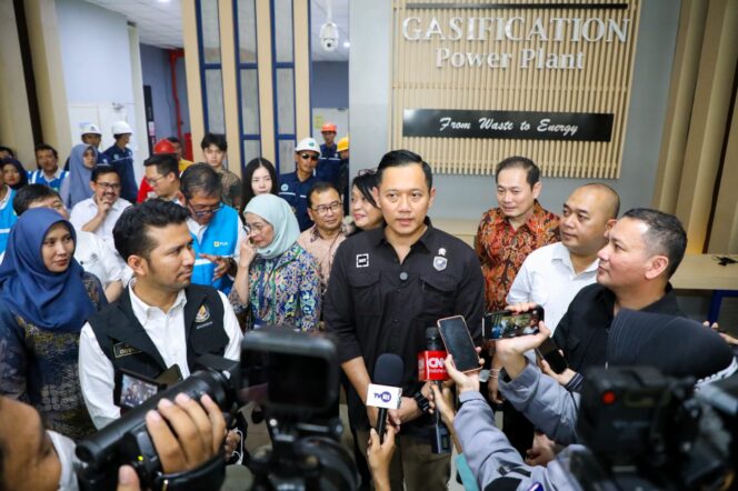 
					Wagub Emil dan Menko AHY Kompak Dukung Pengembangan Energi Terbarukan