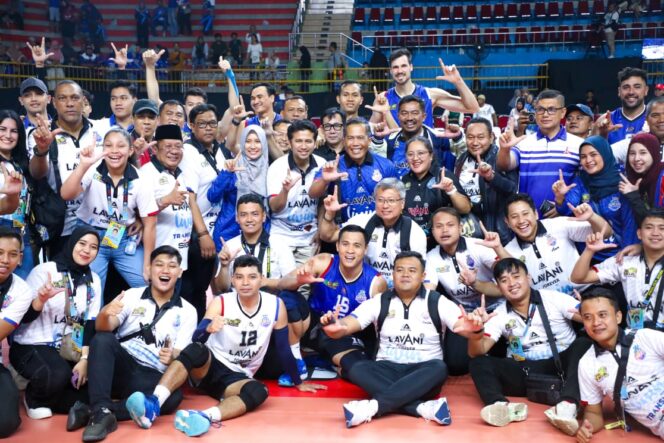 
Saksikan Pertandingan PLN Mobile Proliga 2025, Wagub Emil: Pemprov Jatim Komitmen Lahirkan Atlet Voli Profesional