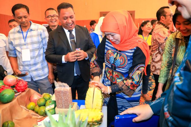 
Misi Dagang di Maluku Catatkan Transaksi  Rp 460,7 Miliar, Gubernur Khofifah: Bukti Kuatnya Perdagangan Jatim Ditengah Perlambatan Ekonomi Global