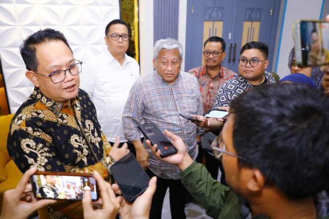 
Bentuk Pansel, Pemprov Ambil Langkah Kongkret Penguatan Kinerja Bank Jatim Melalui Perubahan Direksi dan Komisaris