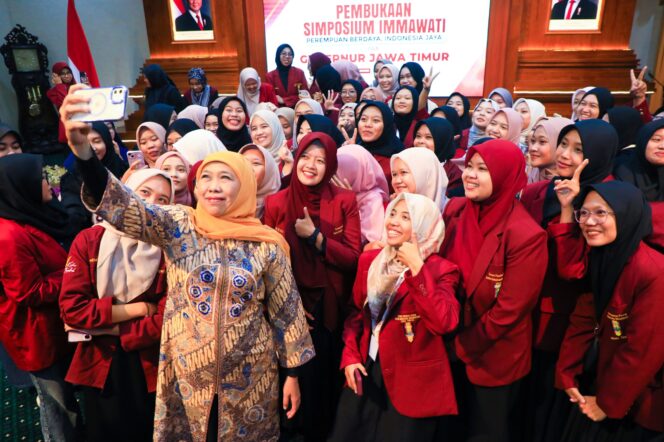 
Buka Simposium IMMawati, Gubernur Khofifah Ungkap Peran Perempuan Aktor Utama Pengawal  Arah Bangsa