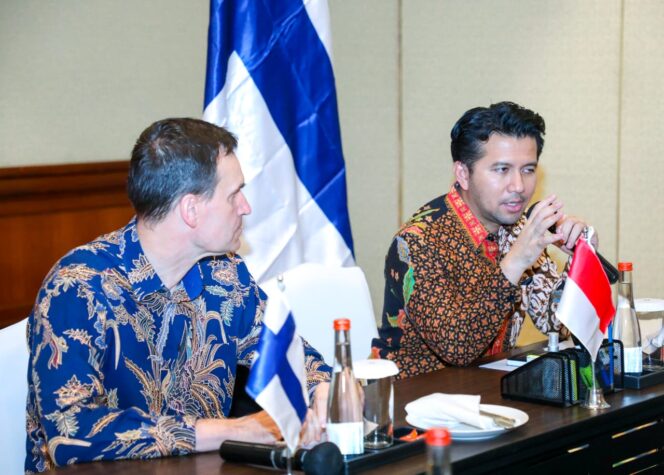 
Hadiri RDP DPR RI di Jakarta, Wagub Emil Paparkan Situasi Fiskal Jatim Dalam Kepegawaian dan BUMD