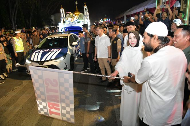 
					Gubernur Aceh Lepas Pawai Takbir Idulfitri 1446 Hijriah