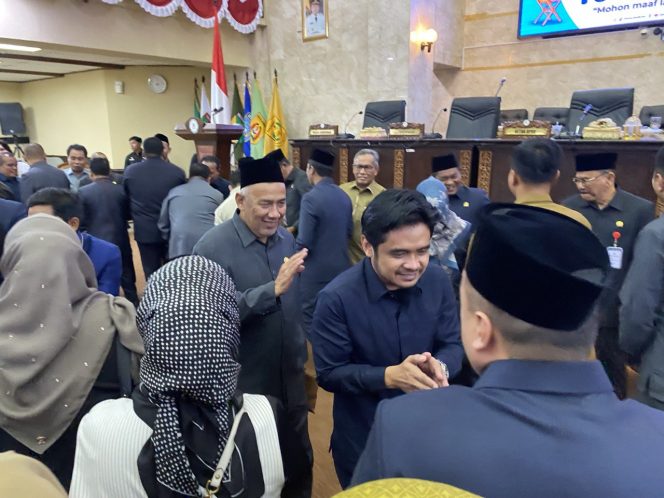 
Rapat Paripurna DPRD Kalsel Bahas Perubahan Agenda Kegiatan dan Rencana Kerja Pemda 2026