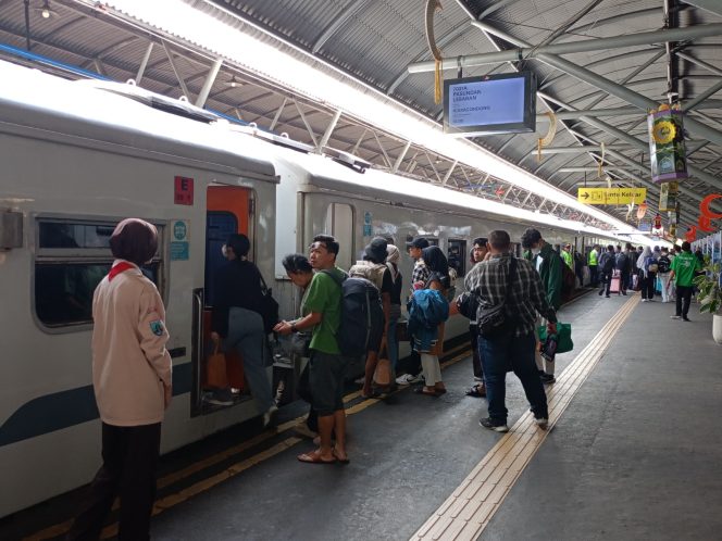 
					Tiga Hari Arus Balik Lebaran, Daop 8 Didominasi Penumpang yang Turun
