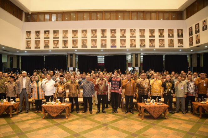 
Permendikdasmen 2025: Tegakkan Kedaulatan Bahasa Indonesia, Perkuat Identitas Bangsa