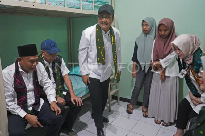 
					Penerimaan Siswa Sekolah Rakyat Diperketat, Mensos Ingatkan soal KKN