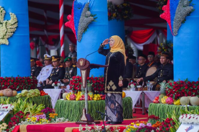 
Pimpin Upacara Hardiknas 2025, Gubernur Khofifah Sampaikan Pemprov Jatim Siapkan Paket Kebijakan Pendidikan Rp 126,236 Milyar Serta Tegaskan SPMB Berintegritas dan Objektif