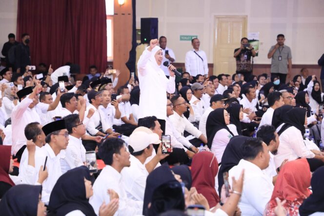 
Bersama Kemensos RI, Gubernur Khofifah Optimis Sinergi Dengan Pilar Sosial Turunkan Kemiskinan Ektrem Jatim Hingga Nol Persen di 2026