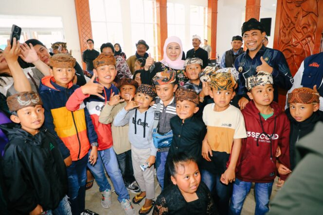 
Pendopo Agung Ngadisari Rampung Direvitalisasi, Gubernur Khofifah Optimis Jadi Penguat Budaya Suku Tengger – Bromo