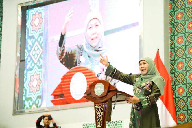 
Gubernur Khofifah Ajak Ribuan Guru TK Muslimat NU se Kabupaten Malang untuk Terus Produktif Cerdaskan Generasi Bangsa