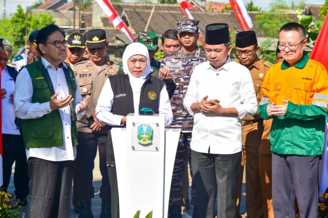 
Gubernur Khofifah Canangkan Pembangunan Jalan Strategis Rambipuji-Puger Sepanjang 7,5 KM senilai 24 M