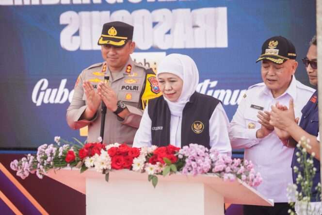 
Gubernur Khofifah Resmikan SPAM, Ribuan Warga Singosari Malang Terbebas Krisis Air Bersih Saat Kemarau