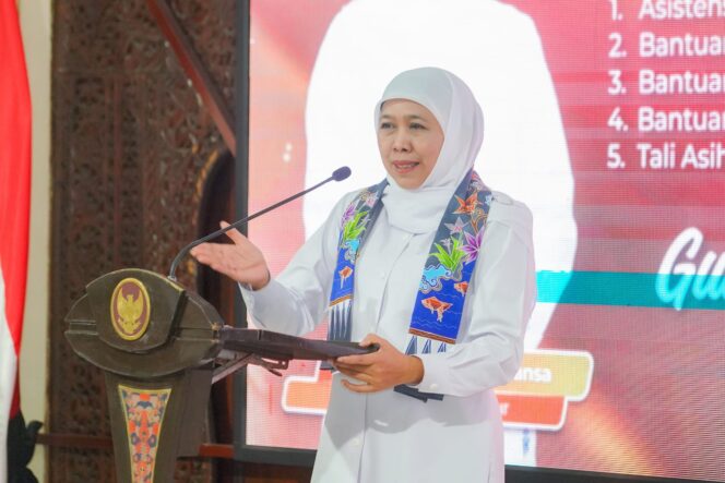 
Lindungi Kelompok Rentan dan Entas Kemiskinan, Gubernur Khofifah Salurkan Bansos Rp 12,9 Miliar di Bondowoso