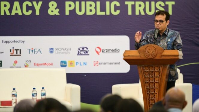 
					Hari Kebebasan Pers Sedunia, Wamen Nezar Patria Serukan Media Nasional Temukan Model Bisnis Baru