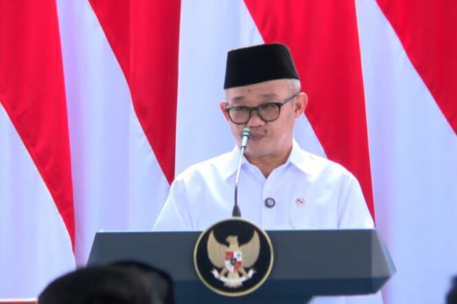 
					Pemerintah Salurkan Bantuan Pendidikan Sebesar Tiga Juta Rupiah untuk Guru, Serta Berikan Insentif Langsung ke Rekening bagi Guru Honorer